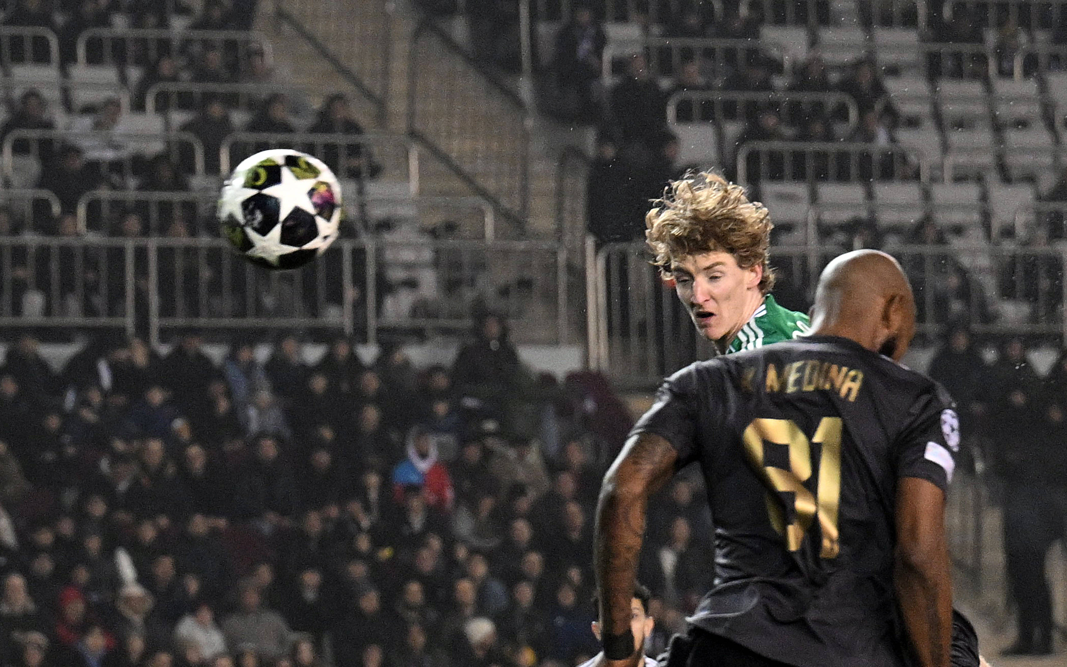 (体育)足球——欧冠:纽卡斯尔联队胜卡拉巴赫队